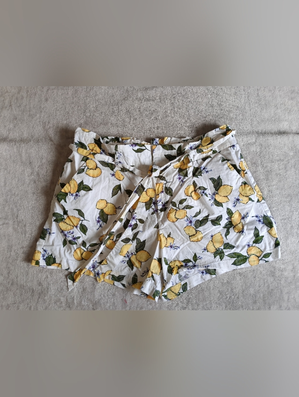 George | Size 16 White Cotton Lemon Shorts
